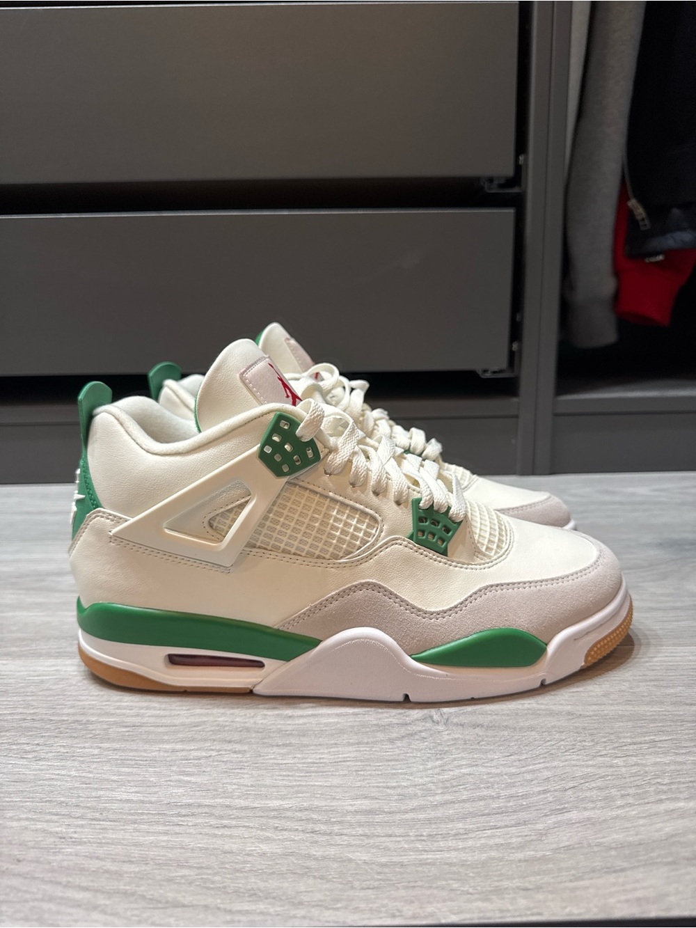 Nike SB x Air Jordan 4 Retro 'Pine
Green' NO OG BOX